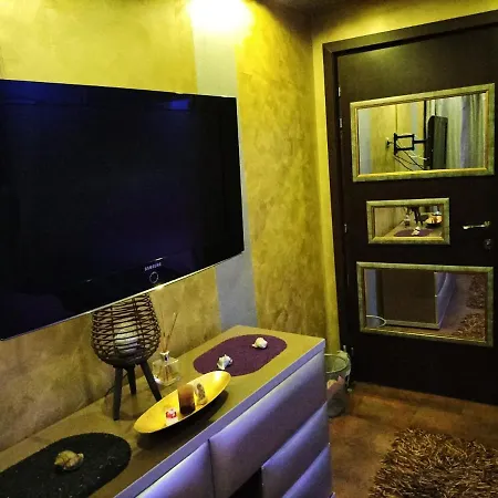 Apartament Luxury Apartment *
